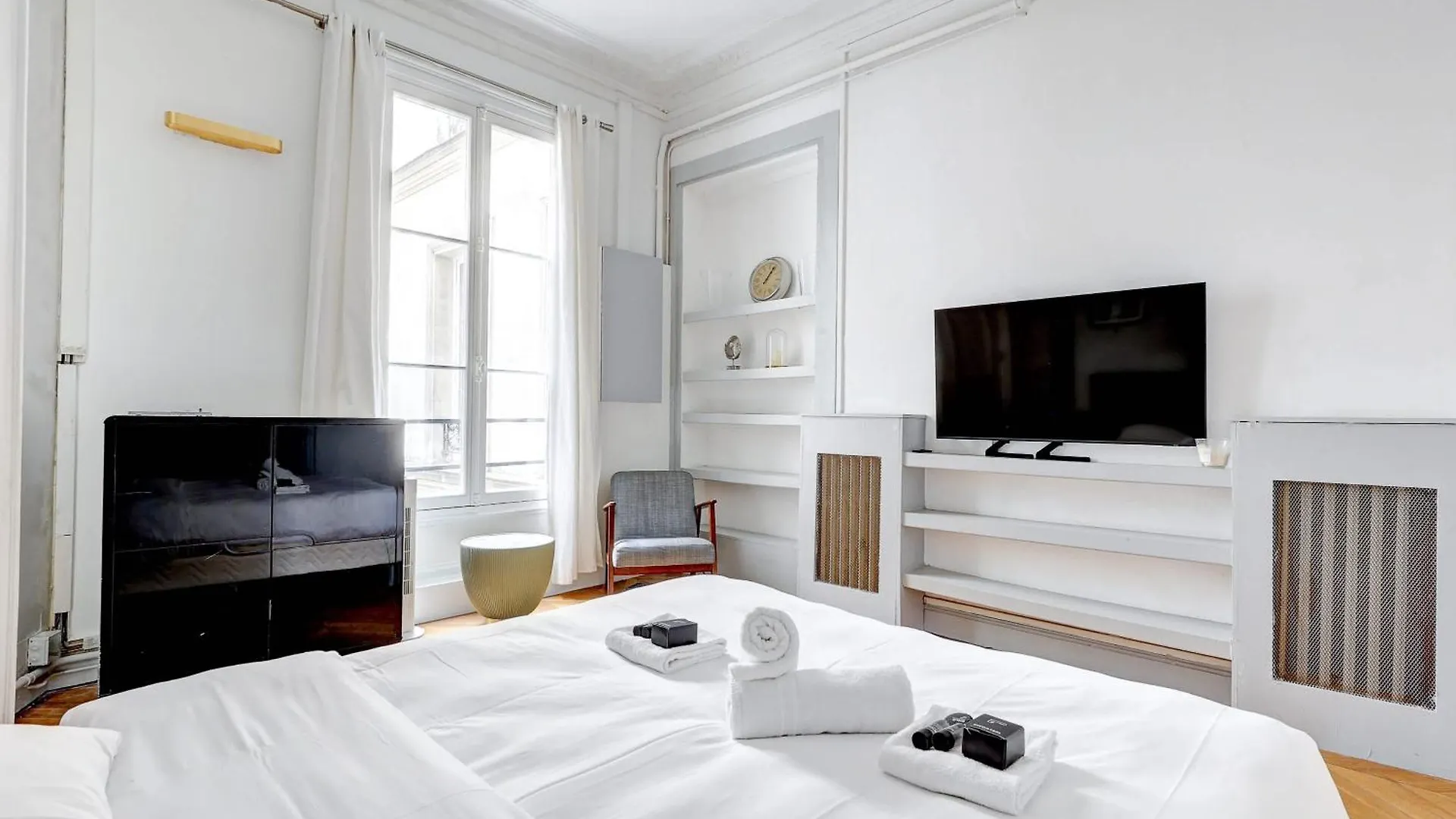 Apartment L'elegance Parisienne Au Coeur Des Champs-elysees Paris